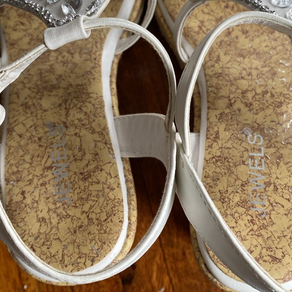 Jewels Princess Dress Shoes for Girls - Picture 5 of 15